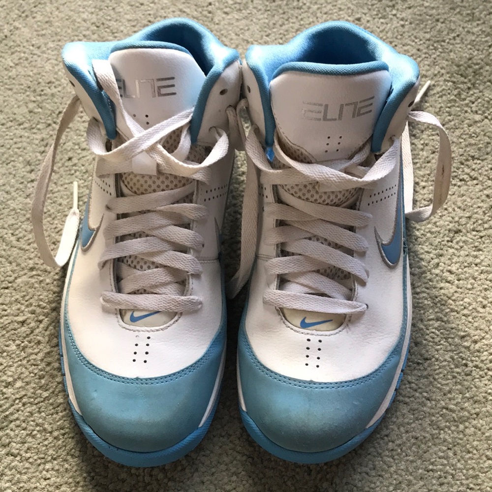 Nike lightly Youth basket ball shoes size 5.5